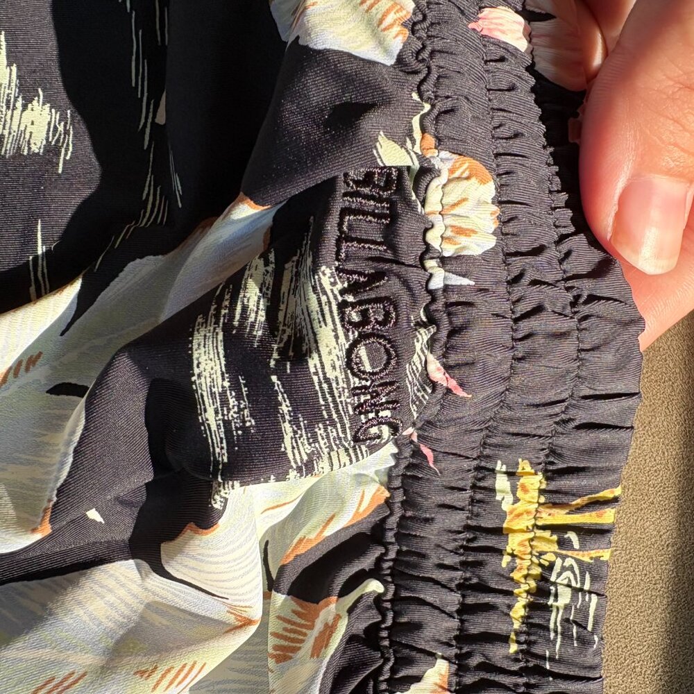 Billibong Floral Swim Shorts Women's Small Beach Fishing Sun Protection - Picture 3 of 6